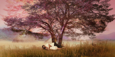 Participant Khadmallah & daughter under a Nubian tree in a dream sequence.